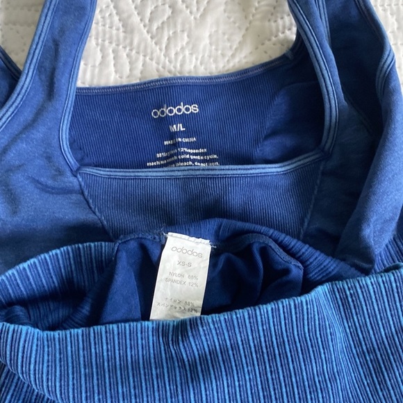 Workout set Square-Neck Bra workout top and leggings - Picture 3 of 11